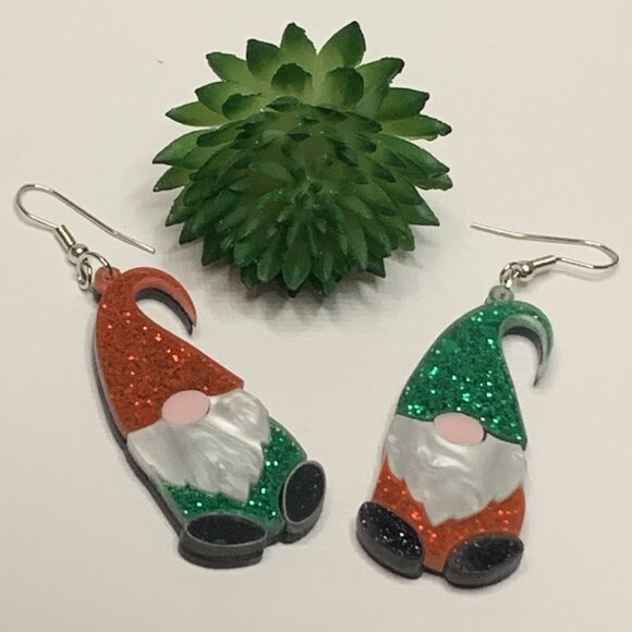 Gnome Earring, Dwarf Earring, Elf Earring, Christmas Earring, Gift Idea - Picture 1 of 4